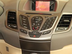 2011款 三厢 1.5L 手动 时尚型