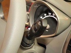 2011款 三厢 1.5L 手动 时尚型