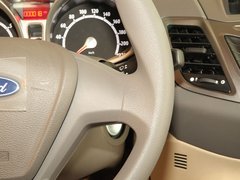 2011款 三厢 1.5L 手动 时尚型