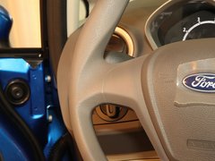2011款 三厢 1.5L 手动 时尚型