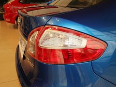 2011款 三厢 1.5L 手动 时尚型
