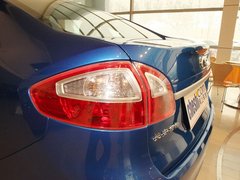 2011款 三厢 1.5L 手动 时尚型