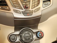 2011款 两厢 1.5L 手动 时尚型