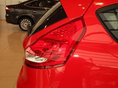 2011款 两厢 1.5L 手动 时尚型
