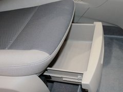 2011款 两厢 1.5L 自动 时尚型
