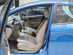 2011款 两厢 1.5L 自动 时尚型