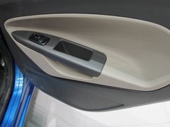 2011款 两厢 1.5L 自动 时尚型