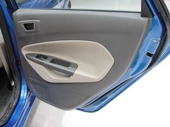 2011款 两厢 1.5L 自动 时尚型