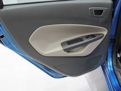 2011款 两厢 1.5L 自动 时尚型