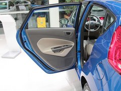 2011款 两厢 1.5L 自动 时尚型