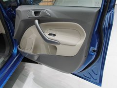 2011款 两厢 1.5L 自动 时尚型