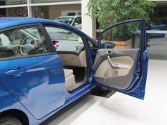 2011款 两厢 1.5L 自动 时尚型