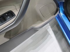 2011款 两厢 1.5L 自动 时尚型
