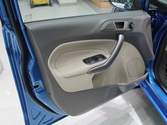 2011款 两厢 1.5L 自动 时尚型
