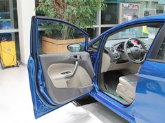 2011款 两厢 1.5L 自动 时尚型