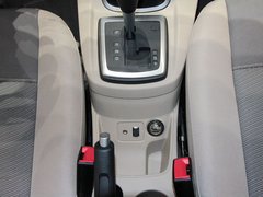 2011款 两厢 1.5L 自动 时尚型