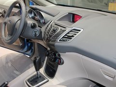 2011款 两厢 1.5L 自动 时尚型