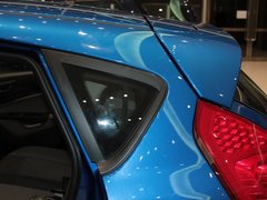 2011款 两厢 1.5L 自动 时尚型