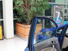 2011款 两厢 1.5L 自动 时尚型