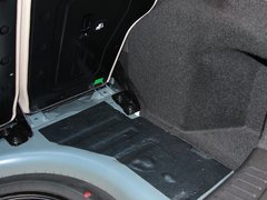 2011款 两厢 1.5L 自动 时尚型