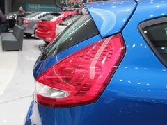 2011款 两厢 1.5L 自动 时尚型