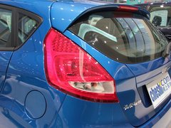 2011款 两厢 1.5L 自动 时尚型