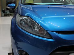 2011款 两厢 1.5L 自动 时尚型