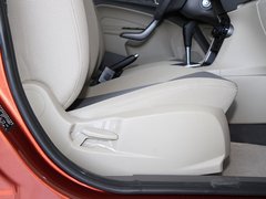 2011款 两厢 1.5L 自动 时尚型