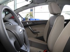 2011款 两厢 1.5L 自动 时尚型