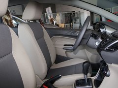 2011款 两厢 1.5L 自动 时尚型