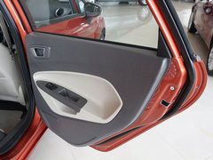 2011款 两厢 1.5L 自动 时尚型