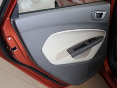 2011款 两厢 1.5L 自动 时尚型
