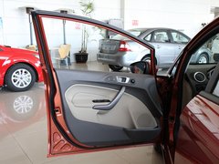 2011款 两厢 1.5L 自动 时尚型
