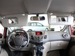2011款 两厢 1.5L 自动 时尚型