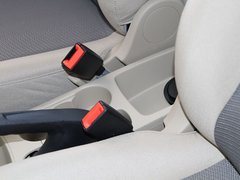 2011款 两厢 1.5L 自动 时尚型