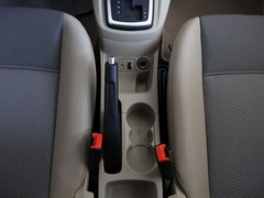 2011款 两厢 1.5L 自动 时尚型