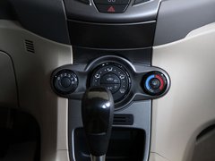 2011款 两厢 1.5L 自动 时尚型