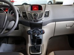 2011款 两厢 1.5L 自动 时尚型