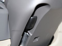 2011款 两厢 1.5L 自动 时尚型