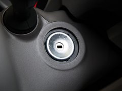 2011款 两厢 1.5L 自动 时尚型