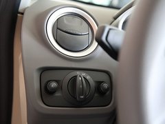 2011款 两厢 1.5L 自动 时尚型