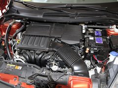2011款 两厢 1.5L 自动 时尚型