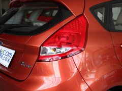 2011款 两厢 1.5L 自动 时尚型