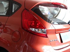 2011款 两厢 1.5L 自动 时尚型