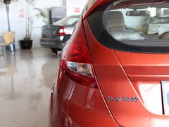 2011款 两厢 1.5L 自动 时尚型