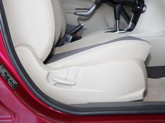2011款 两厢 1.5L 自动 时尚型