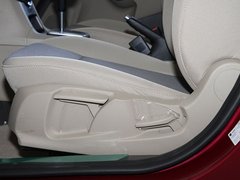 2011款 两厢 1.5L 自动 时尚型
