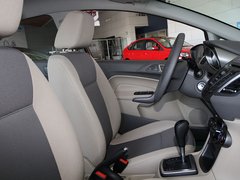 2011款 两厢 1.5L 自动 时尚型