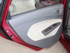2011款 两厢 1.5L 自动 时尚型