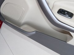 2011款 两厢 1.5L 自动 时尚型